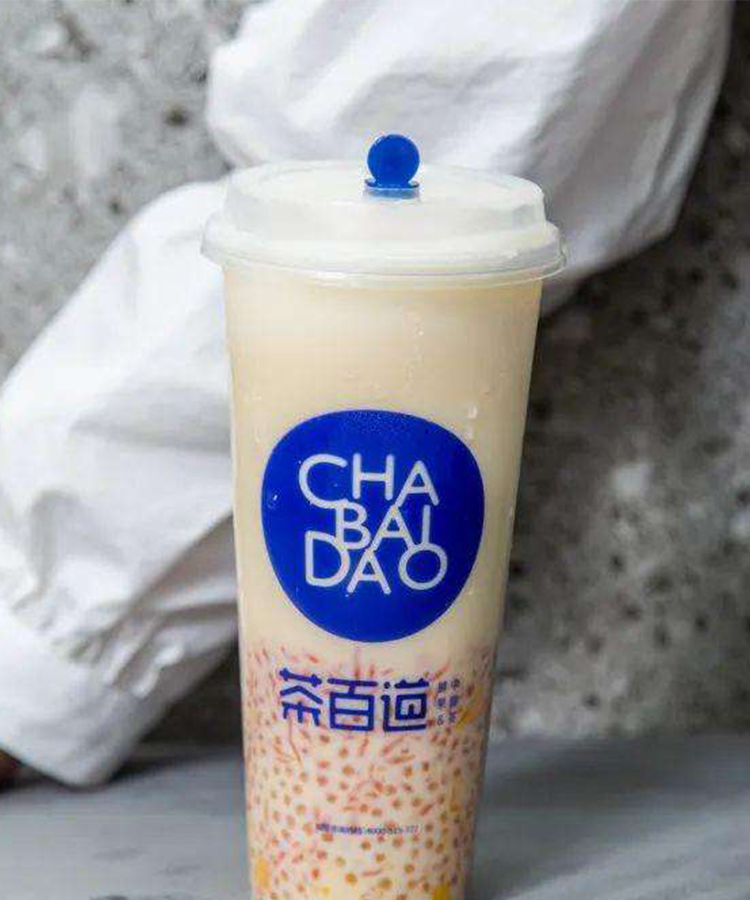 茶百道中杯和大杯的區(qū)別多少ml，茶百道中杯大杯的區(qū)別