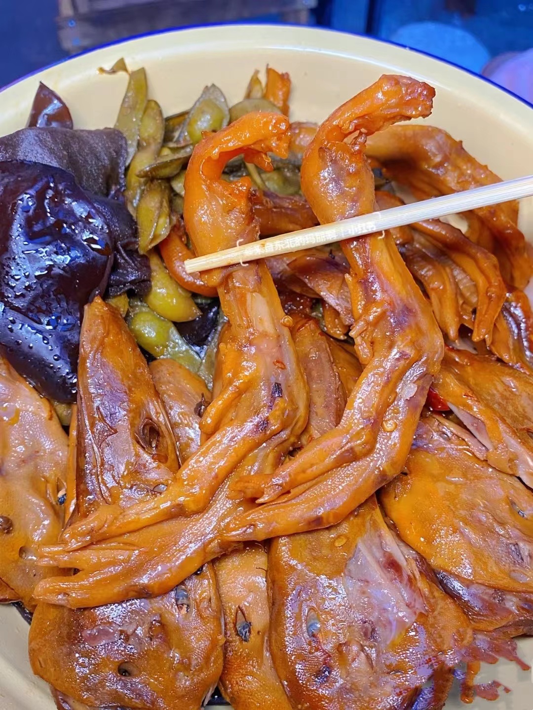 鴨霸王加盟費用和條件？2人即可開店，創(chuàng)業(yè)店5平米