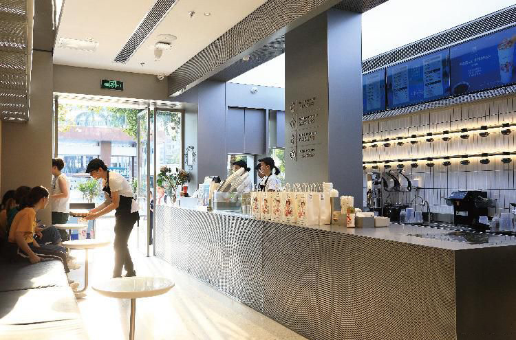 2022年滬上阿姨奶茶加盟費(fèi)需要多少錢，滬上阿姨奶茶加盟店一年盈利多少