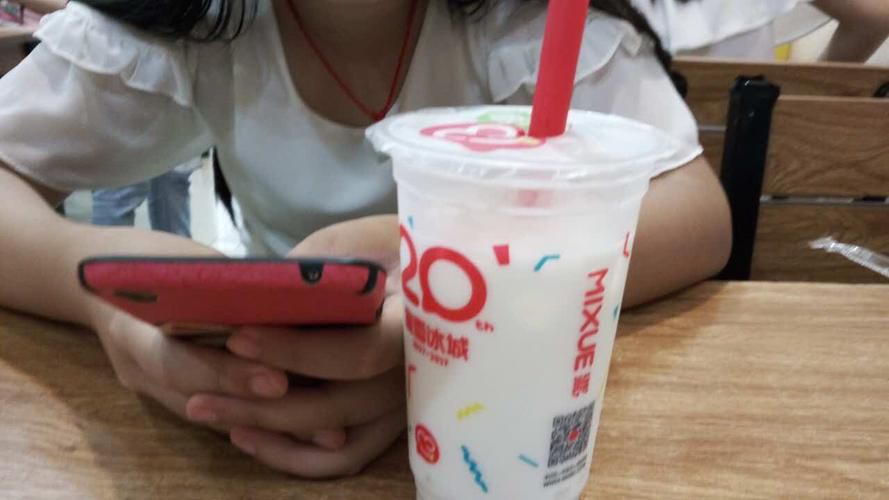 進(jìn)口蜜雪冰城加盟店需要多少，蜜雪冰城加盟忠告