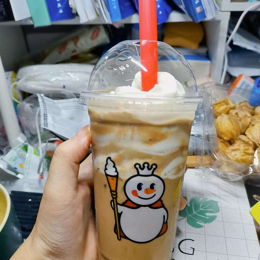 加盟蜜雪冰城需要交品牌費(fèi)嗎，蜜雪冰城開店流程需要驗(yàn)資嗎
