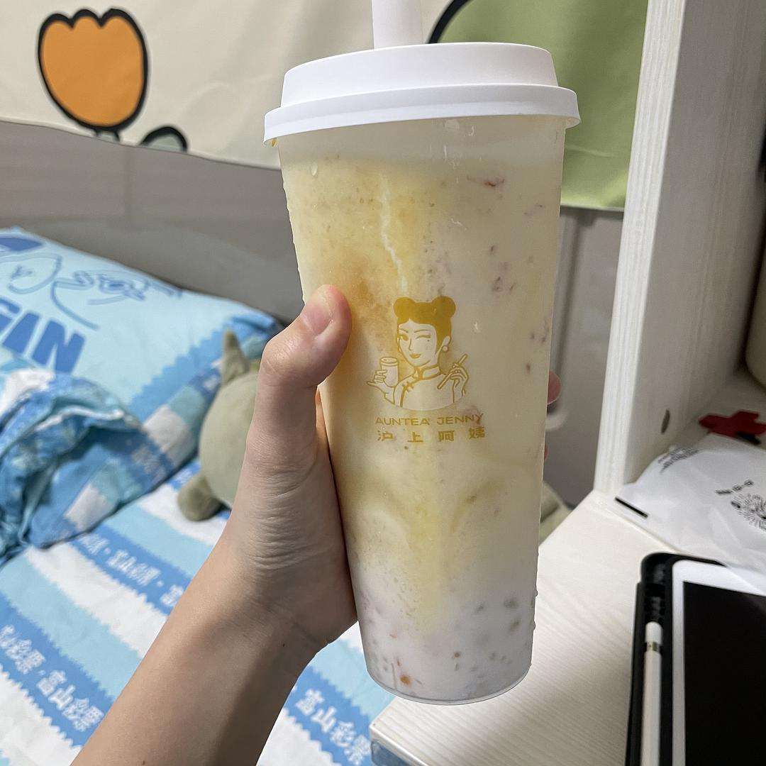 滬上阿姨奶茶加盟總店，滬上阿姨奶茶店加盟送設(shè)備嗎