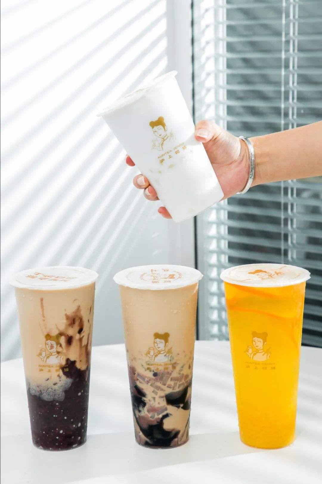 滬上阿姨加盟大概需要多少錢，加盟滬上阿姨需要多少錢