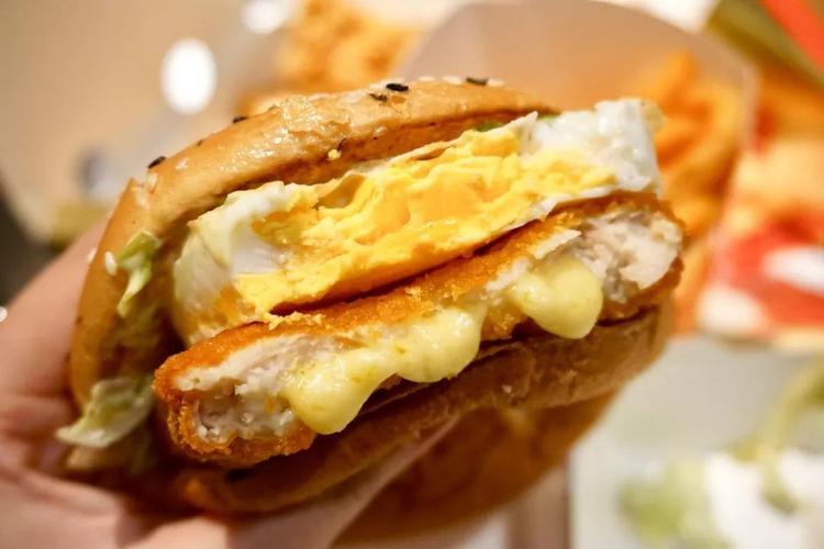 麥當(dāng)勞加盟費(fèi)多少錢，加盟麥當(dāng)勞的優(yōu)勢(shì)和劣勢(shì)