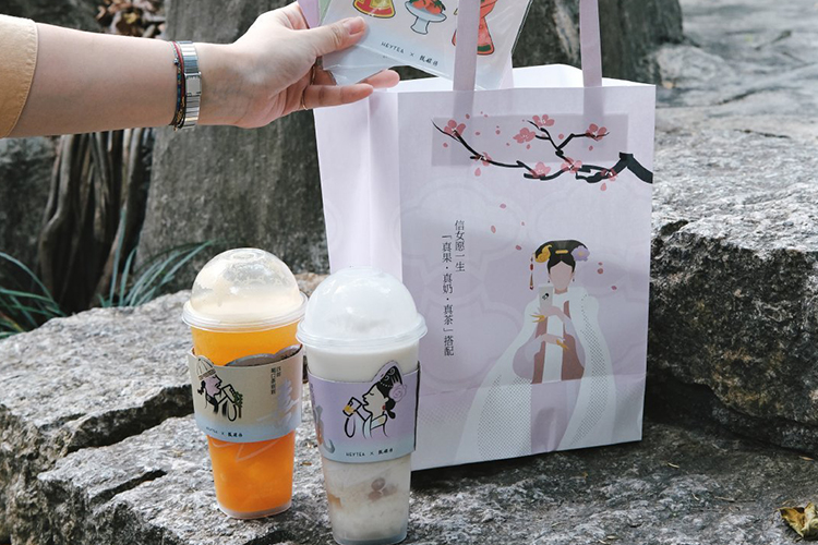 喜茶的加盟費是多少錢啊，現(xiàn)在喜茶加盟店能賺錢嗎
