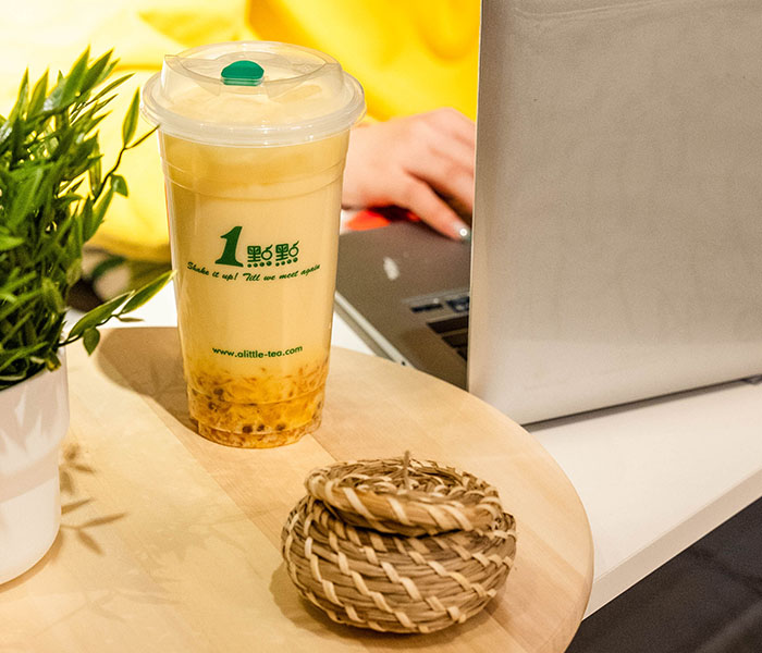 加盟1點(diǎn)點(diǎn)奶茶店有什么好處，大學(xué)生加盟一點(diǎn)點(diǎn)需要注意什么