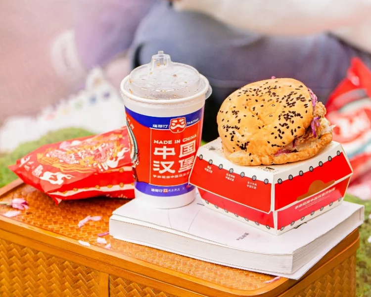 塔斯汀漢堡店加盟費(fèi)用明細(xì)表，快餐品牌塔斯汀加盟費(fèi)多少萬
