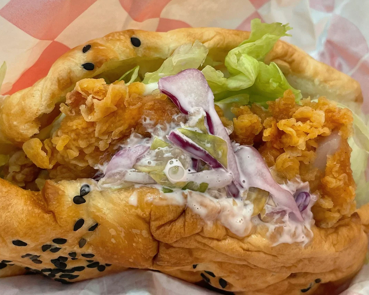 塔斯汀加盟費(fèi)大約要投資多少錢，縣城塔斯汀漢堡店加盟費(fèi)多少錢